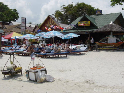 Ark Bar Garden Beach Resort 8